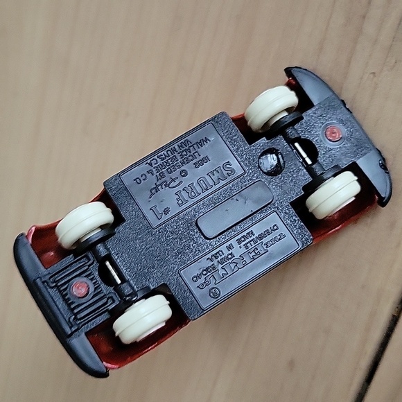 Smurfette Ertl Die Cast Red Metallic Car 1982 - Picture 5 of 7